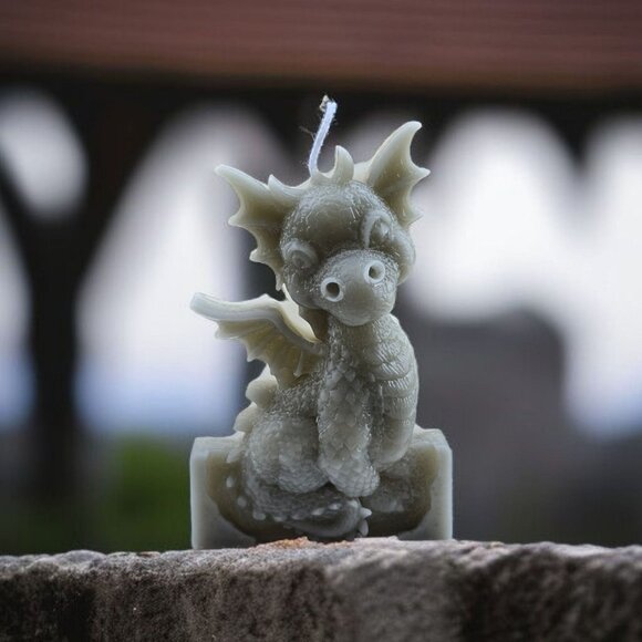 Handmade ✦ Grey Dragon Candle ✦ Soy Wax w/ Cinnamon | Fantasy Familiar Decor - Picture 3 of 10
